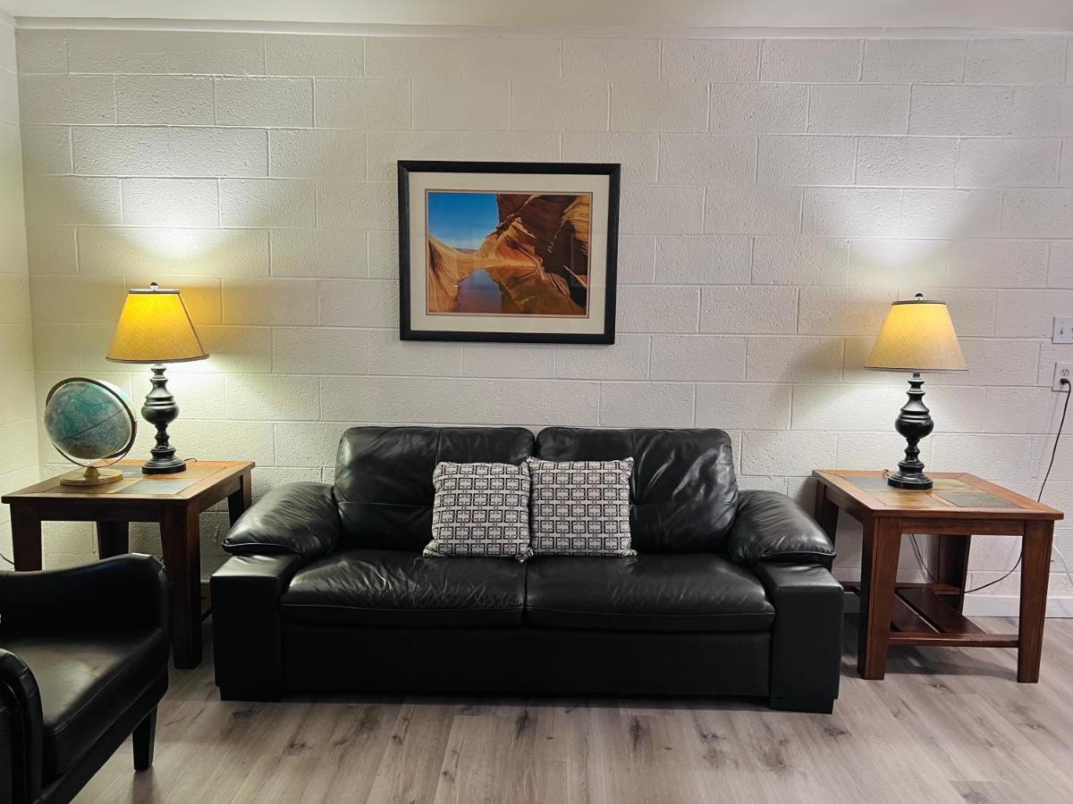 Lake Powell Motel & Apartments Page Exterior photo