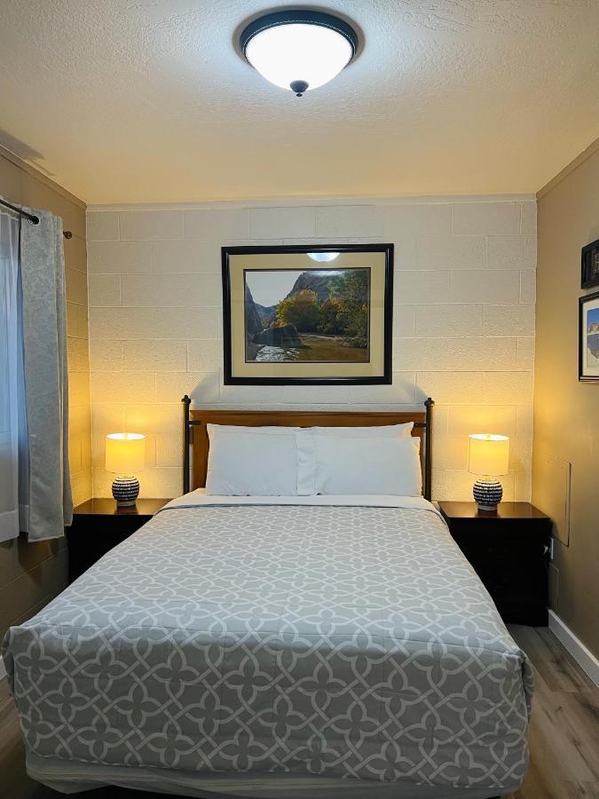 Lake Powell Motel & Apartments Page Exterior photo