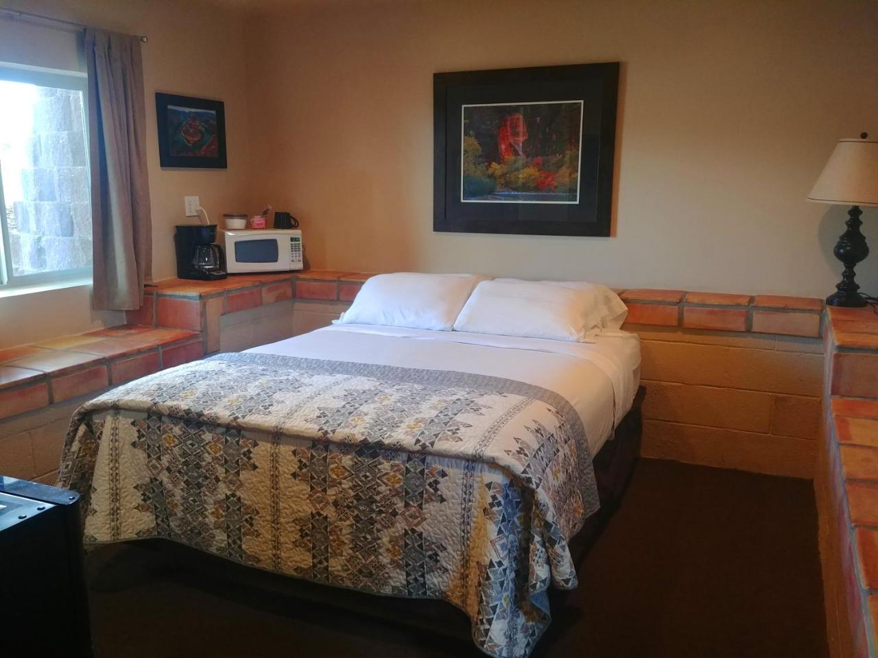 Lake Powell Motel & Apartments Page Exterior photo