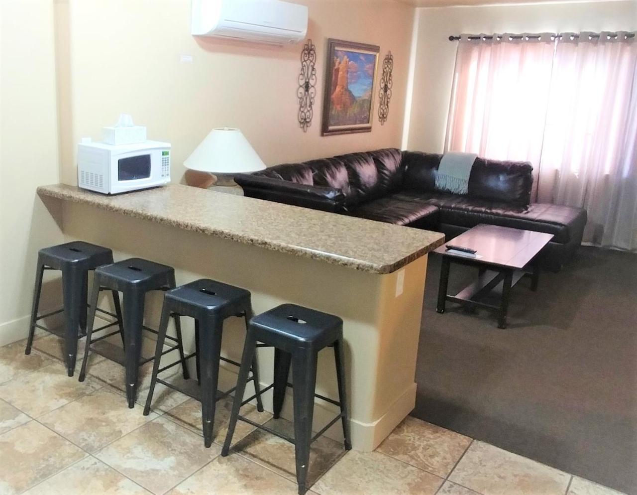 Lake Powell Motel & Apartments Page Exterior photo